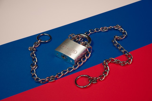Russie : La délicate mise en œuvre des sanctions internationales dans la commande publique
